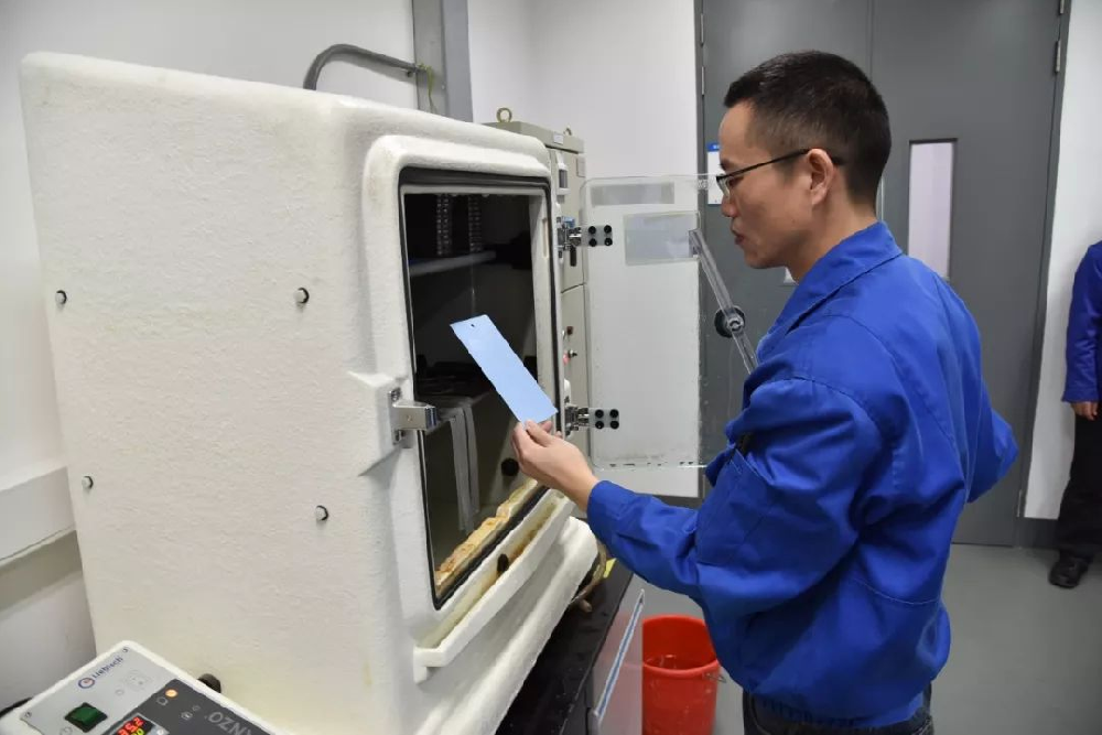 鑒定車(chē)輛噴漆修復(fù)時(shí)間